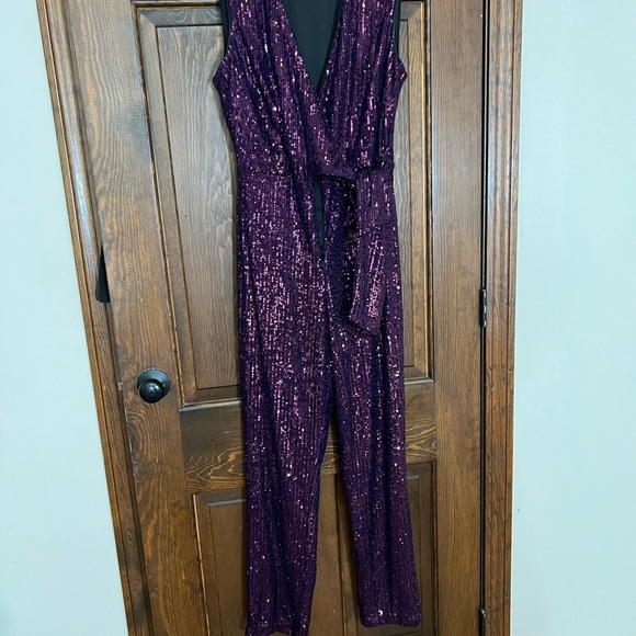 Sequence jumpsuit v neck like new size 2 - Picture 3 of 4